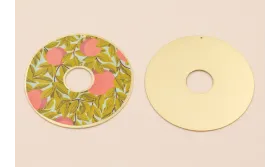 Disco 60mm  Oro Mate Hojas verdes y Flores rosas / Cuentas Metálicas de Latón / Zamak