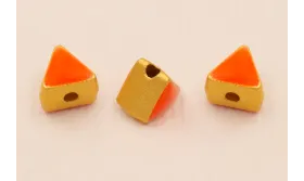 Entrepieza Triangular 5*5*4mm Oro Esmalte Naranja / Cuentas Metálicas de Latón / Zamak