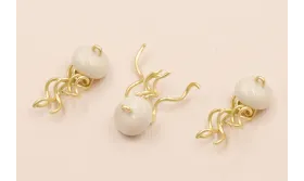 Medusa 10*4*25mm Esmalte Beige / Cuentas Metálicas de Latón / Zamak