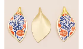 Cogante Hoja 56*26 O. Mate  Corales Rojos y Azules / Cuentas Metálicas de Latón / Zamak