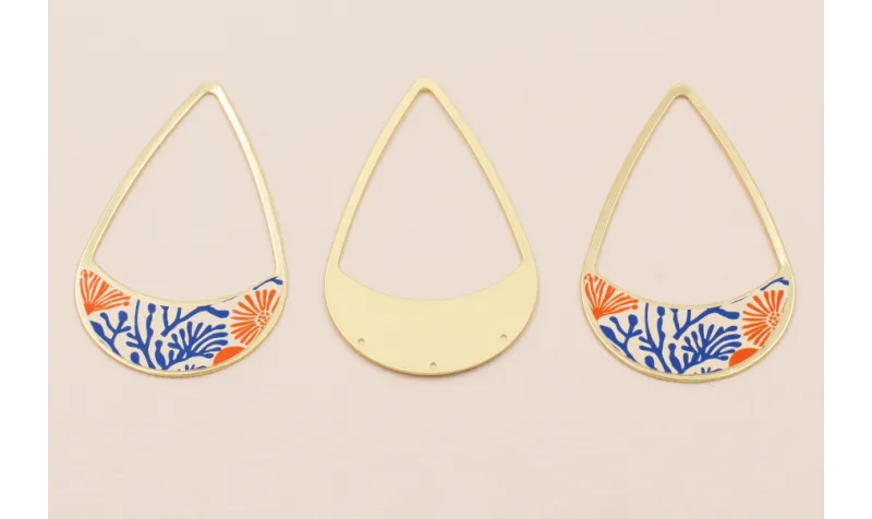 Colgante lágrima 58*37 O. Mate  Coral Rojo y Azul / Cuentas Metálicas de Latón / Zamak