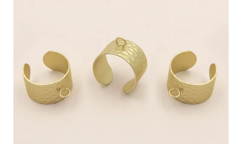 Anillo labrado 12mm con anilla Dorado Mate