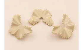 Hoja ondulada esmalte Beige Ribetes Dorados 40*30 / Base Pendientes 