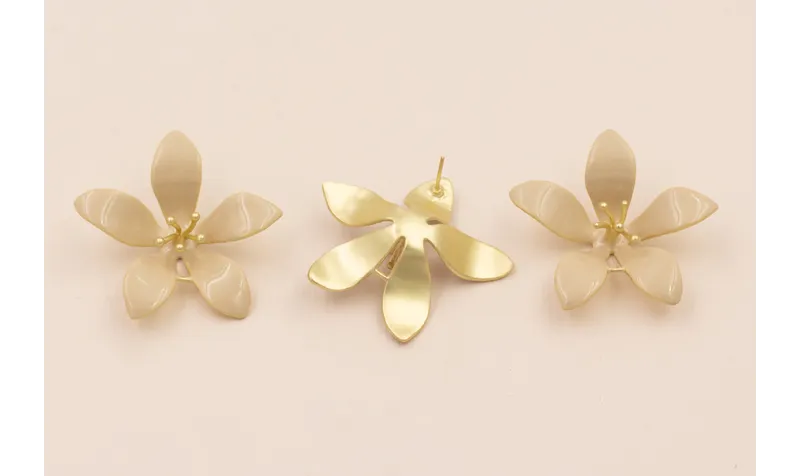 Pendiente Flor Oro Mate Esmalte Beige 35mm / Base Pendientes 