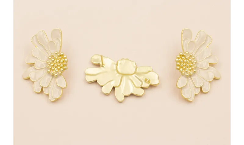 Pendiente Flor Oro Mate con Esmalte Beige / Base Pendientes 