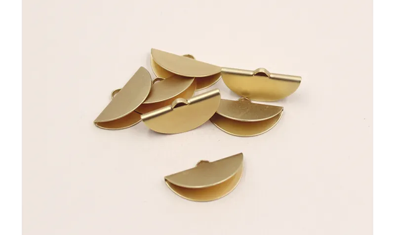 Terminal abanico 25mm oro Mate / Terminales de Latón / Zamak