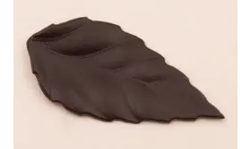 Hoja Cuero relieve 8*3,7 color café / Hilos y Cordones, Cuero y piel