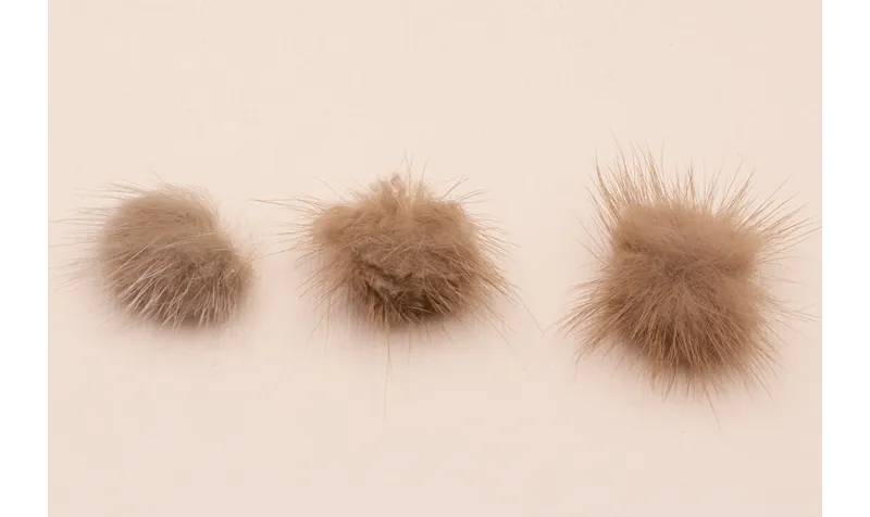 Pompón Pelo 30mm color visón / Hilos y Cordones, Cuero y piel