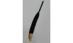 Pluma negra 130mm punta dorada / Cuentas y Plumas