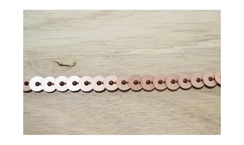 Tira de lentejuelas de 4mm Cobre / Cuentas y Lentejuelas