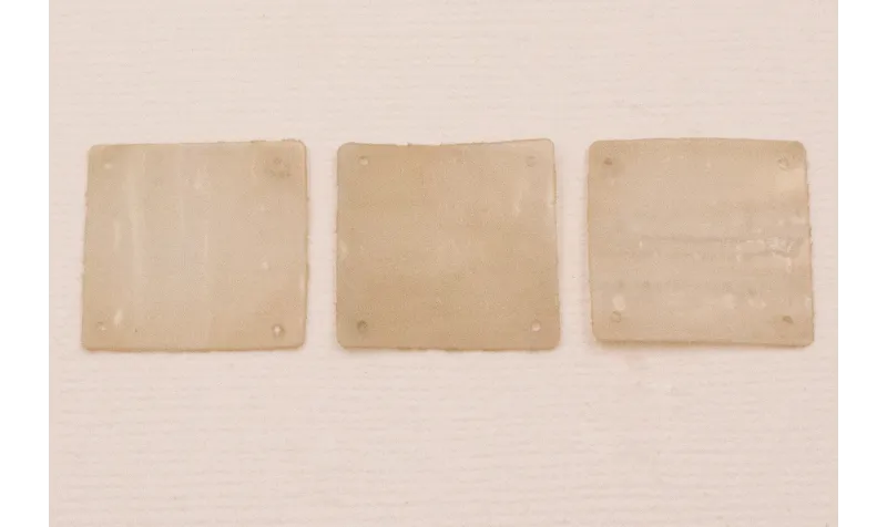 Cuadrado de 20*20mm Beige traslucido rugoso / Cuentas y Lentejuelas