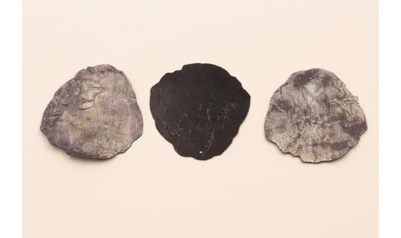 Escama Negra 37*35mm / Cuentas y Lentejuelas