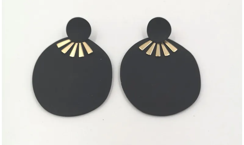 Pendientes chapa negra con rayo sol