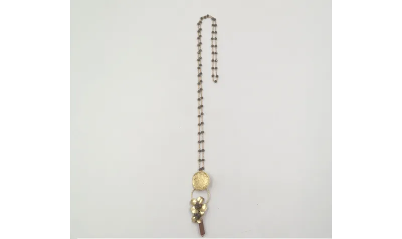 Collar largo facetadas gris, perno plano oro