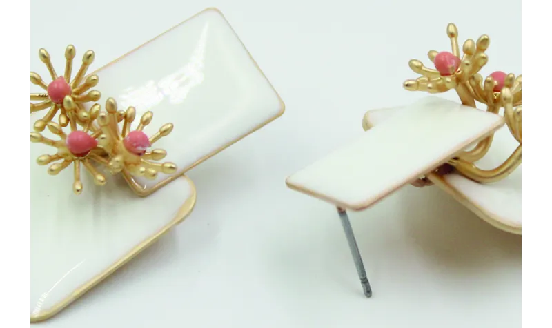 Pendientes rectamgulo esmaltado blanco con campani