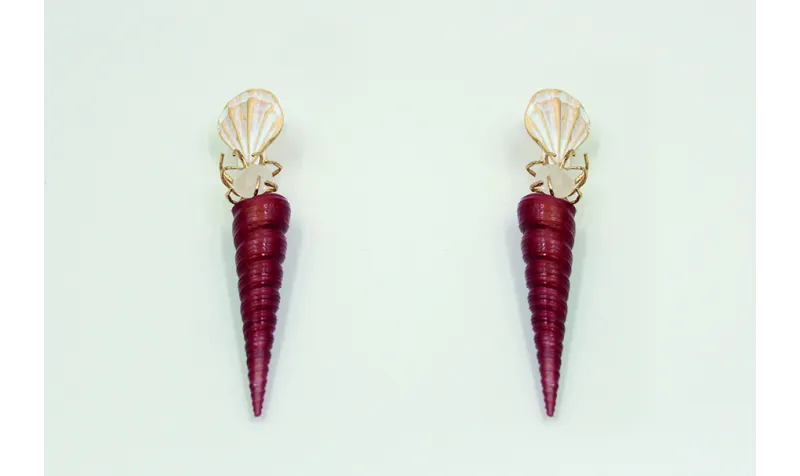 Pendientes perno concha 18x20mm en oro mate y blan