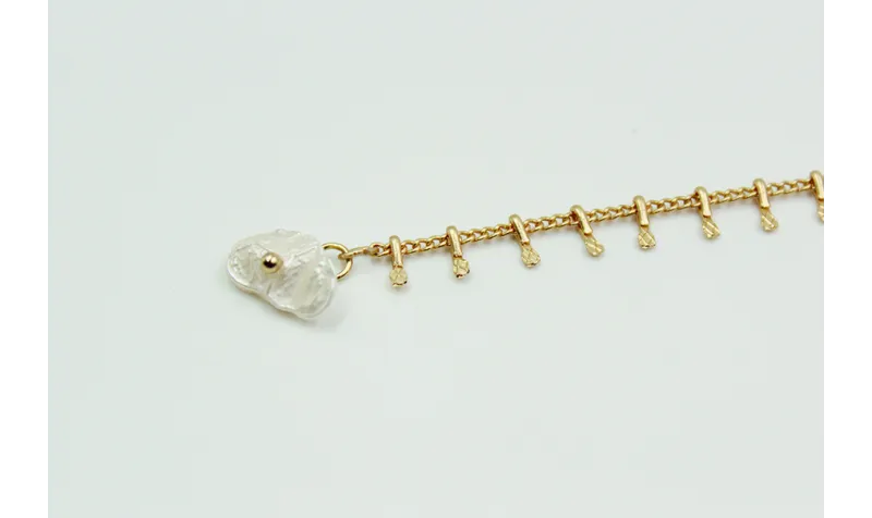 Pulsera sencilla de cadena con colgantes y perla a