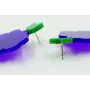 Pendientes con forma de uva en metacrilato morado.