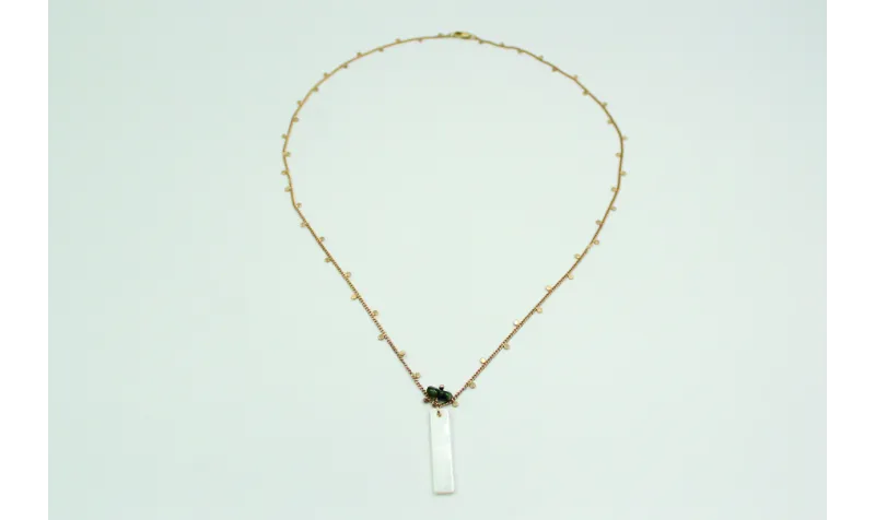 Solitario con cadena de eslabón pequeño oro mate c