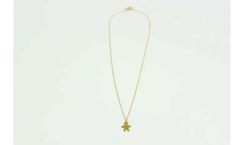 Solitario con cadena de eslabón pequeño dorado y c