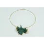 Collar rigido en oro mate con flores de tres pétal