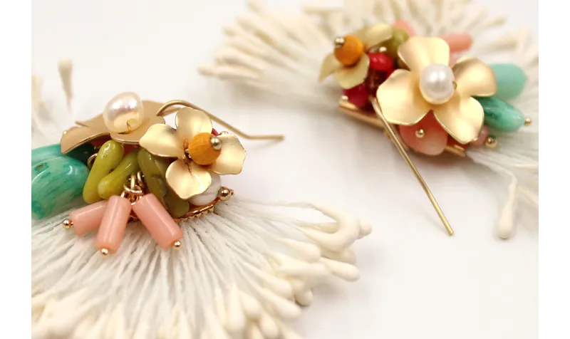 Pendientes con flecos estambres blancos y semiprec