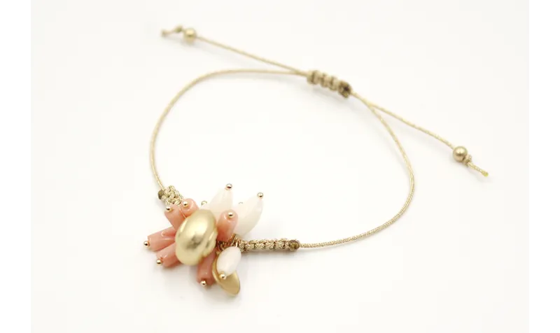 Pulsera hilo macrame dorado con semipreciosas rosa