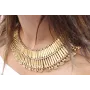 Collar babero en oro mate con entrepiezas alargada