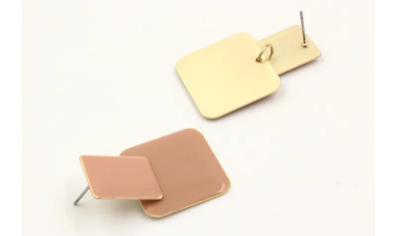 Pendientes esmaltados rosa. Largo 4cm.
