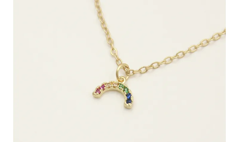 Solitario con semicirculo de microbrillos y cadena