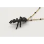 Solitario cadena bolita negra esmaltada y hormiga 