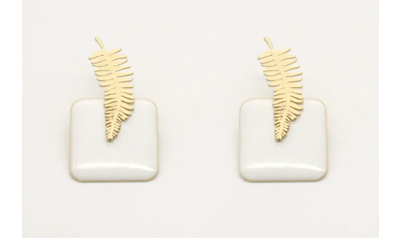 Pendientes cuadrado esmaltado blanco con perno hoj