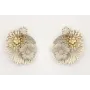 Pendientes con estambres blancos, casquillas y flo