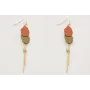 Pendientes con piezas esmaltadas en color coral y 