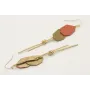 Pendientes con piezas esmaltadas en color coral y 