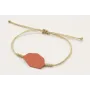 Pulsera nudo serpiente con pieza esmaltada coral. 