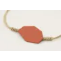 Pulsera nudo serpiente con pieza esmaltada coral. 