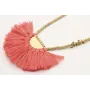 Collar macrame teja con semidisco de pompones cora