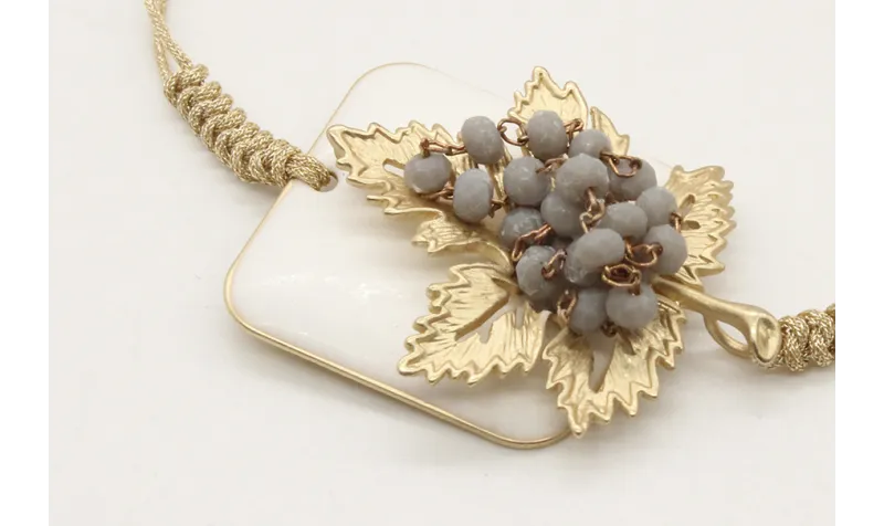 Pulsera cordón macramé oro palido con cuadrado esm