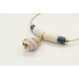 Pulsera hilo macrame oro palido con corales blanco