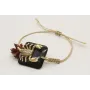 Pulsera macrame oro palido con cuadrado negro, esc