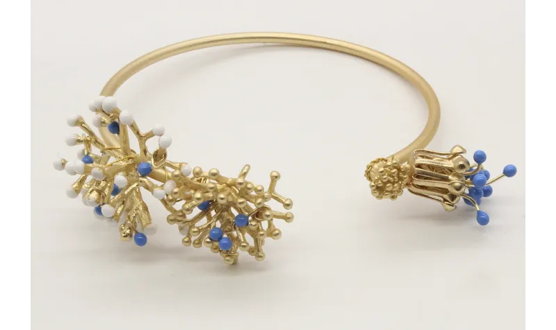 Pulsera riguda corales oro mate con coral esmaltad