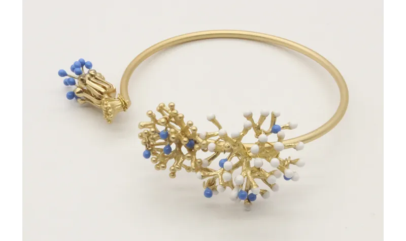 Pulsera riguda corales oro mate con coral esmaltad