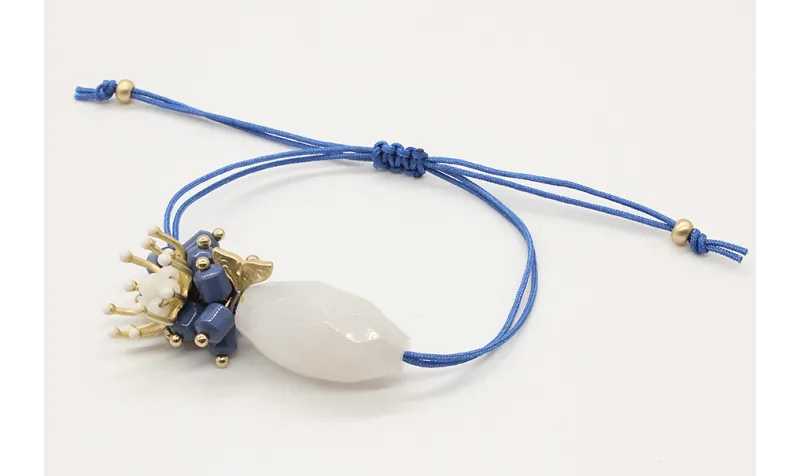 Pulsera hilo macrame azul con piedras azules, oval