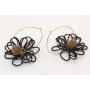 Pendientes aro oro mate con flor de abalorio negro