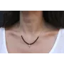 Collar cadena fina oro brillo con abalorio negro m