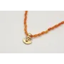 Collar con coralitos naranjas y colgante medialuna