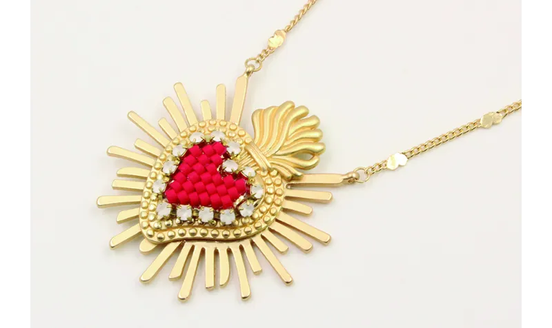 Collar con cadena corazones planos y colgante sagr