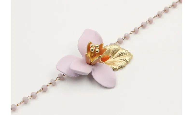Pulsera cadena facetadas lilas, hoja oro mate,flor