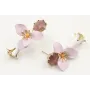 Pendientes perno cristal morado opal, flor esmalta